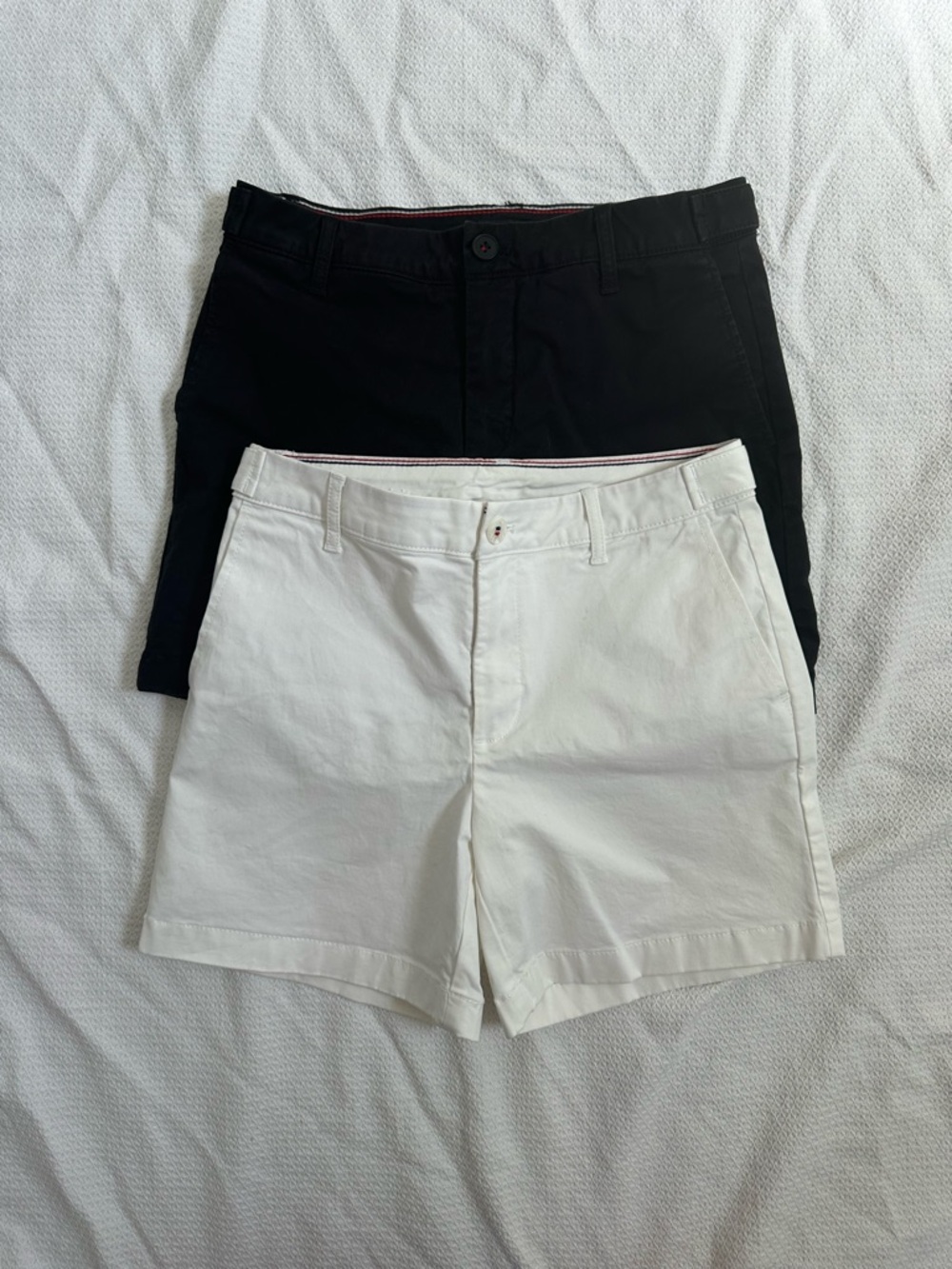 Tommy Hilfiger Classic Stretch Women's Shorts Lot of 2 Black White Size 0 Preppy - Picture 1 of 13